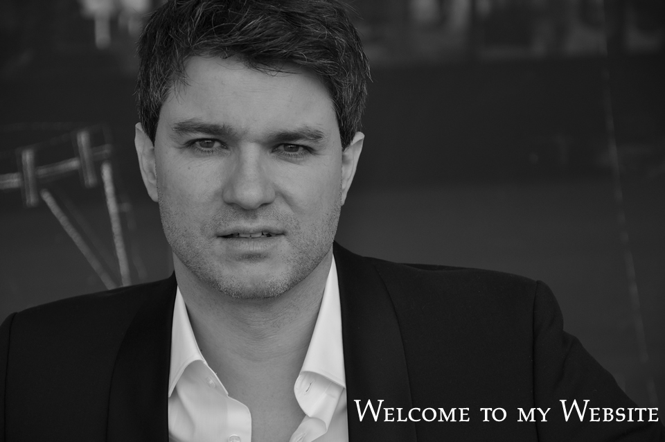 Juan Lago - Bass-Baritone